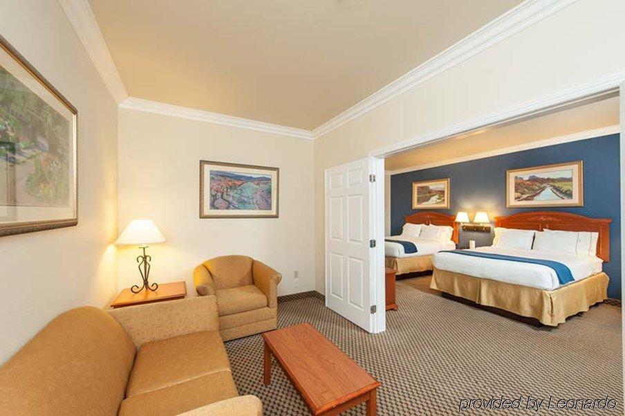 Holiday Inn Express Hotel & Suites - Paso Robles By Ihg Екстериор снимка