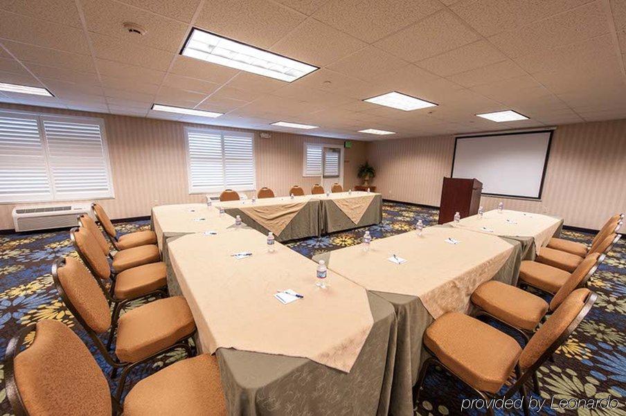 Holiday Inn Express Hotel & Suites - Paso Robles By Ihg Екстериор снимка